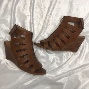 Unlisted leather wedge w/ faux zipper